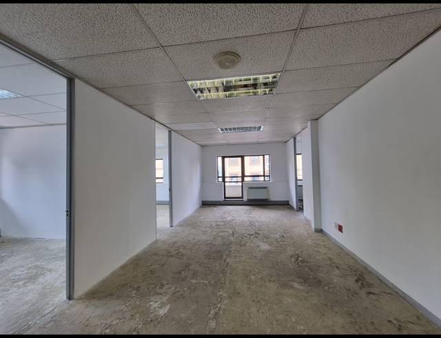 320M² OFFICE TO LET IN HYDE PARK